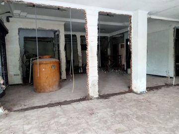 Tempat Usaha Rungkut Asri, Strategis butuh renov