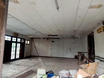 Tempat Usaha Rungkut Asri, Strategis butuh renov