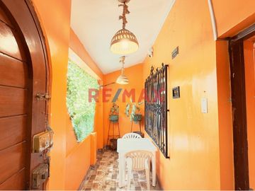 🏡 ¡Descubre tu nuevo hogar en Pimentel, Chiclayo! 🌅

Te presentamos una encantadora casa de un piso, ideal para quienes buscan comodidad y espacio.