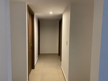 Departamento en Vía Montejo, Torre Atlántida, de 3 habitaciones.