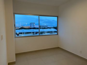 Departamento en Vía Montejo, Torre Atlántida, de 3 habitaciones.