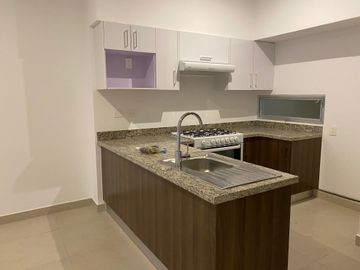 Departamento en Vía Montejo, Torre Atlántida, de 3 habitaciones.