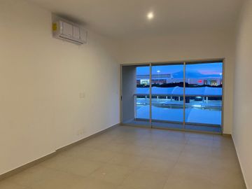 Departamento en Vía Montejo, Torre Atlántida, de 3 habitaciones.