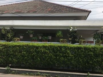 RUMAH NYAMAN DAN ASRI DALAM KOMPLEK DI PEKAYON BEKASI BEBAS BANJIR