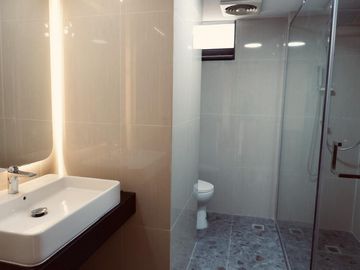 Disewakan Condominium Taman Anggrek 3Br Furnished Jakarta Barat