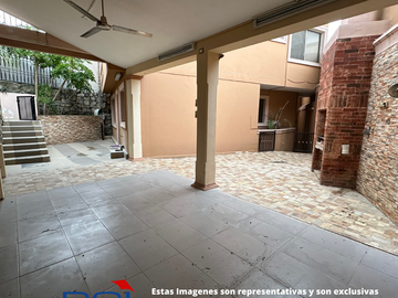 SUPER OPORUNIDAD !!!! BAJA DE PRECIO !!!  Casa Contry Sol Venta
