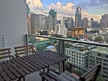 1 Bedroom Condo for sale at 185 Rajadamri