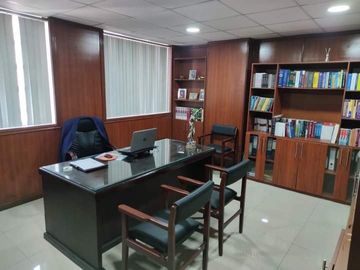 OFICINAS EN  VENTA/ ALQUILER EN EL CENTRO, CERCA DEL MALECON 2000, GUAYAQUIL