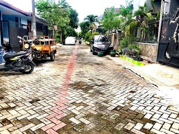 RUMAH WISMA LIDAH KULON LAKARSANTRI WIYUNG