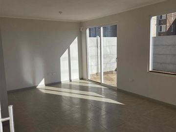 Casa en arriendo de 4 dorm. en Talca