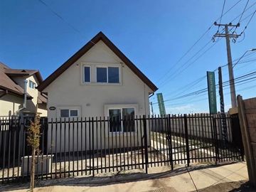 Casa en arriendo de 4 dorm. en Talca