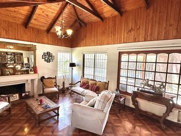 Loteo Las Vizcachas, Linda casa 3 dormitorios con piscina