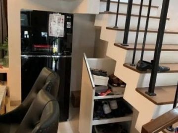 Rumah Rempoa Perumahan Mewah ada Fasilitas Kolam Renang