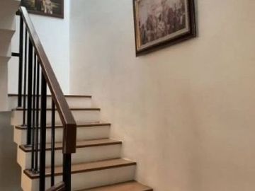 Rumah Rempoa Perumahan Mewah ada Fasilitas Kolam Renang