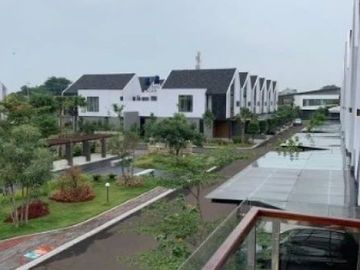 Rumah Rempoa Perumahan Mewah ada Fasilitas Kolam Renang