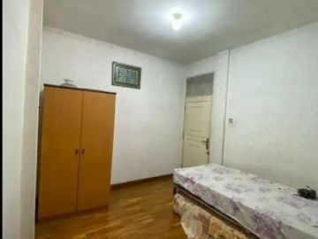 Rumah Berbentuk Cafe di Area Komersil Sayap Riau Bandung