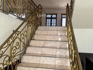 Rumah Besar Ada Swimming Pool Di Jaksel JA 18306