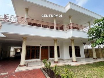Rumah Besar Ada Swimming Pool Di Jaksel JA 18306