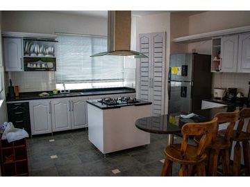 VENTA CASA CAMPESTRE MELGAR- 440M2