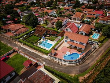 VENTA CASA CAMPESTRE MELGAR- 440M2