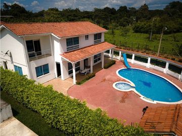 VENTA CASA CAMPESTRE MELGAR- 440M2
