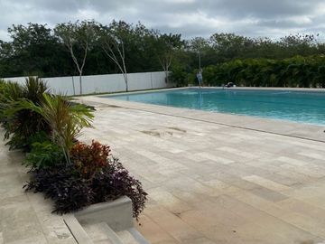 RESIDENCIA EN PRE VENTA  EN PRADERAS DEL MAYAB, CONKAL -  3 RECÁMARAS  Y ALBERCA