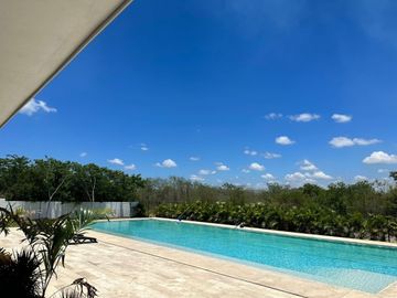 RESIDENCIA EN PRE VENTA  EN PRADERAS DEL MAYAB, CONKAL -  3 RECÁMARAS  Y ALBERCA
