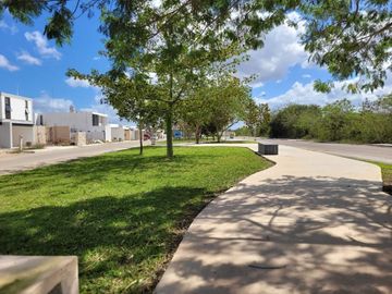 RESIDENCIA EN PRE VENTA  EN PRADERAS DEL MAYAB, CONKAL -  3 RECÁMARAS  Y ALBERCA