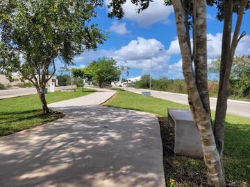 RESIDENCIA EN PRE VENTA  EN PRADERAS DEL MAYAB, CONKAL -  3 RECÁMARAS  Y ALBERCA