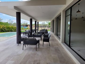 RESIDENCIA EN PRE VENTA  EN PRADERAS DEL MAYAB, CONKAL -  3 RECÁMARAS  Y ALBERCA