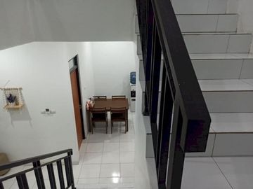 RUMAH MEWAH MURAH 2 LANTAI SIAP HUNI CIHANJUANG DEKAT KATUMIRI DAN STIKES RAJAWALI.