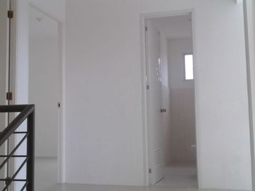 4BR Single House and Lot w/ Balcony for Sale in Cavite