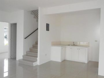 4BR Single House and Lot w/ Balcony for Sale in Cavite