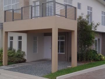 4BR Single House and Lot w/ Balcony for Sale in Cavite