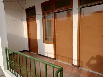 Rumah Rungkut Mapan Hadap barat, Strategis