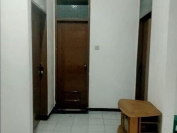 Rumah Rungkut Mapan Hadap barat, Strategis