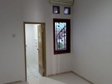 Rumah Babatan Pratama, Siap Huni, Row jalan 2 mbl