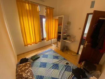 Dijual Rumah 2 Lantai Minimalis Dekat Jalan Raya