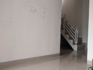 Cluster mewah dekat tol sawangan