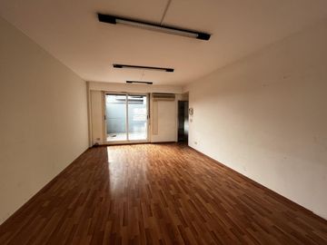 Departamento con patio y balcón en venta en Villa Urquiza - Av Triunvirato 4141