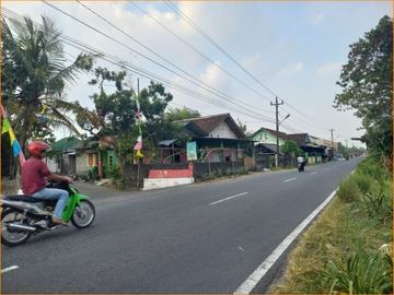 Jual Rumah Limasan Cantik di Barat Candi Prambanan