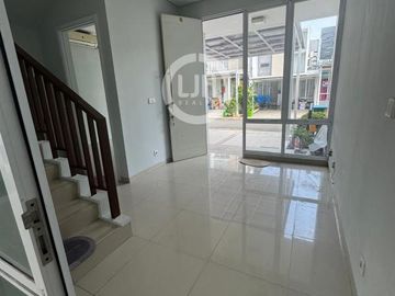 Rumah Disewakan di JGC Cluster Yarra Cakung Jakarta Timur