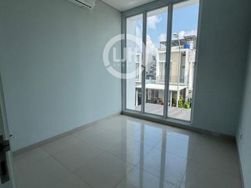Rumah Disewakan di JGC Cluster Yarra Cakung Jakarta Timur