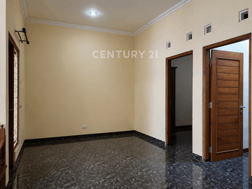 Rumah Dengan One Gate System Di Purwomartani 1km Ke Kampus Ukrim