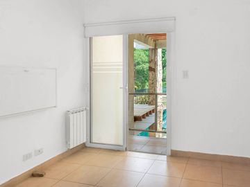 CASA DUPLEX 2 DORMITORIOS VENTA VAQUEROS CENTRO