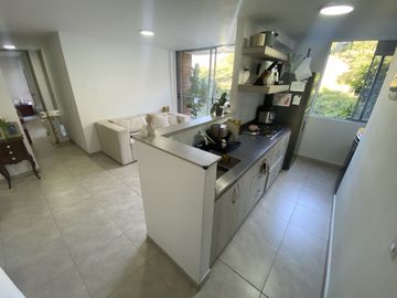 apartamento en arriendo en la cuenca, loma del. Cod A515561