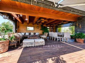 Exclusivo y único  Penthouse de 3 pisos con espectacular vista ,en los dominicos antiguos