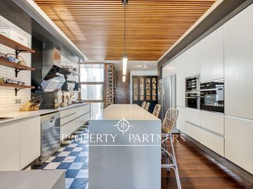 Exclusivo y único  Penthouse de 3 pisos con espectacular vista ,en los dominicos antiguos