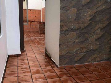 Vendo amplio departamento en Cdla. Zamora