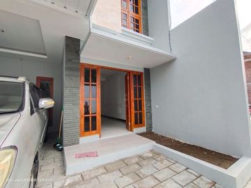 Rumah Baru dalam cluster dekat Ambarukmo Plasa